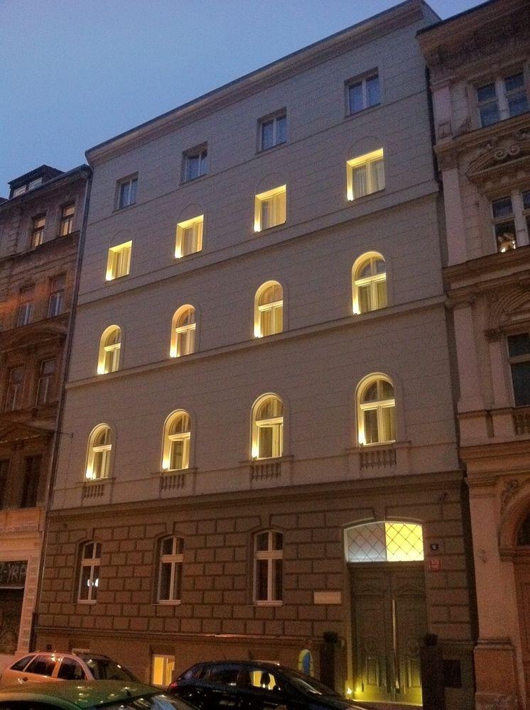 Hôtel Pure White à Prague Extérieur photo